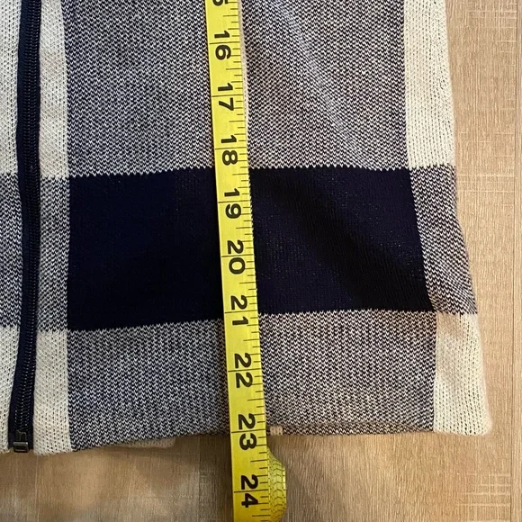 Chaps Women’s Zip Closure Vest - Picture 5 of 5